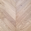 Dąb Eco (Chevron – jodełka francuska) Szczotkowanie, Fazowanie V4, Lakier matowy Wymiary: 510x90x10,5/2,5(+/-0,5) mm