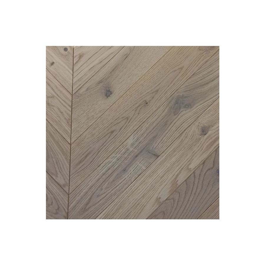 Dąb Bero (Chevron – jodełka francuska) Olejowosk, Szczotkowanie, Fazowanie V4 Wymiary: 405x65x10,5/2,5(+/-0,5) mm